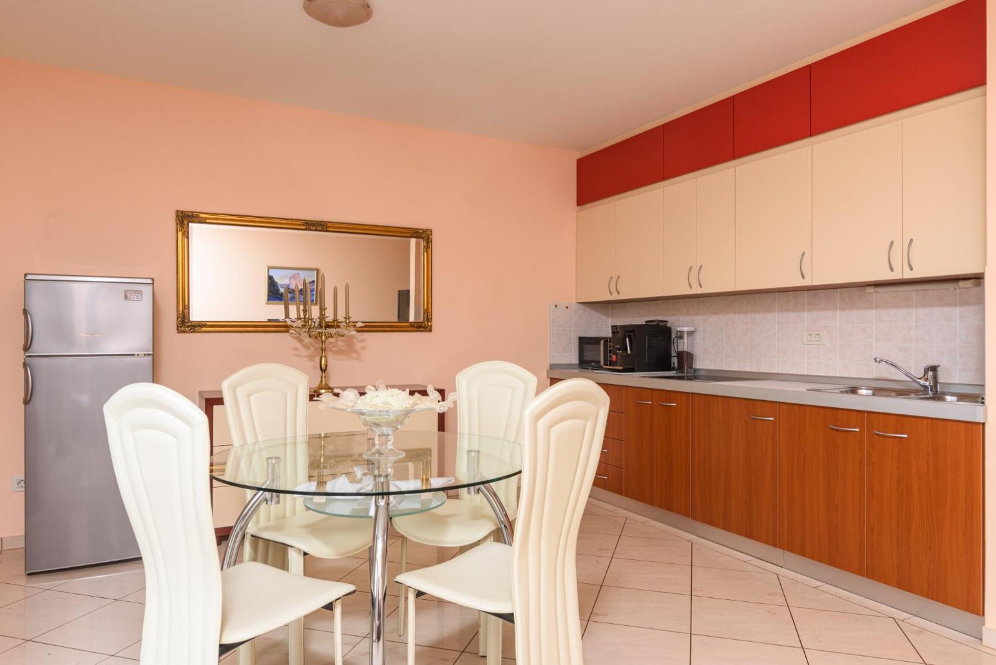 Apartments Jozic Traù Esterno foto