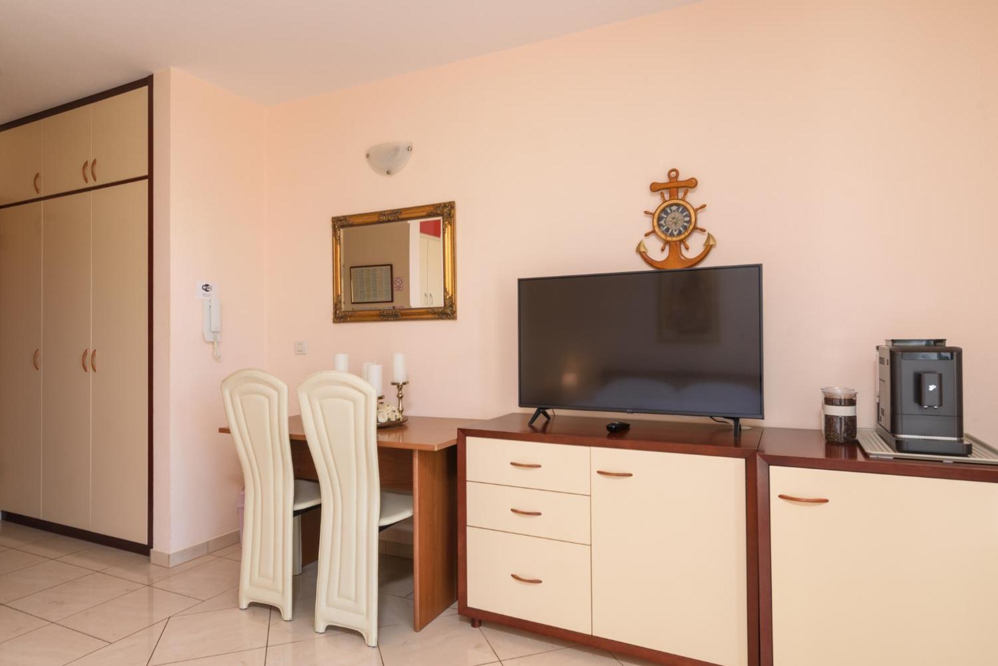 Apartments Jozic Traù Esterno foto