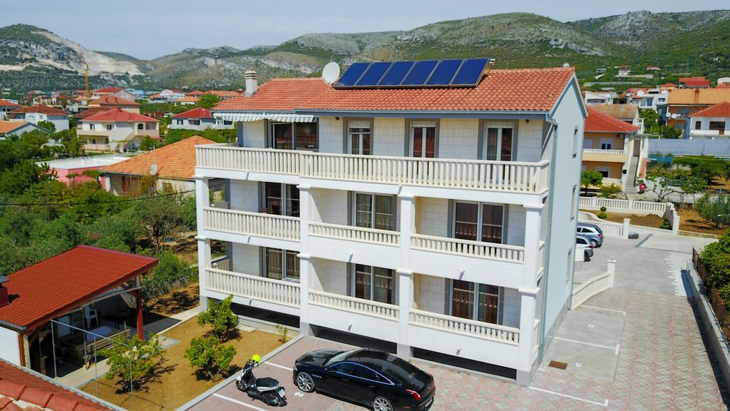 Apartments Jozic Traù Esterno foto